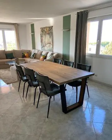 T4 Tres Bien Situe Et Climatise דירה