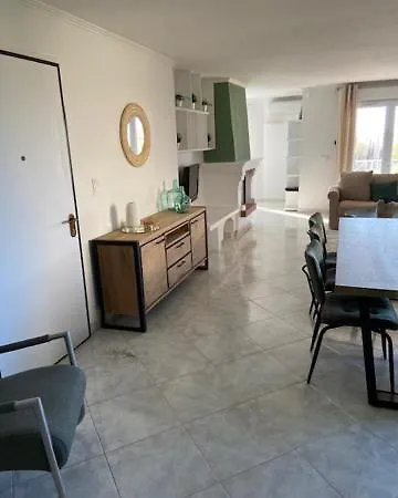 דירה T4 Tres Bien Situe Et Climatise