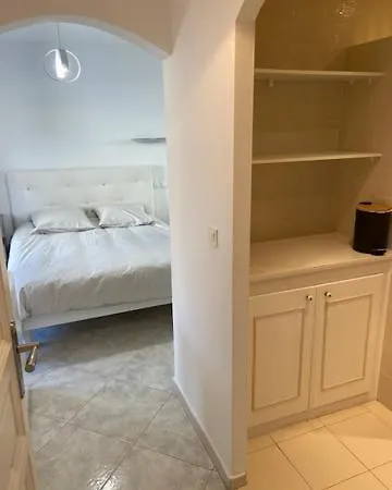 T4 Tres Bien Situe Et Climatise דירה