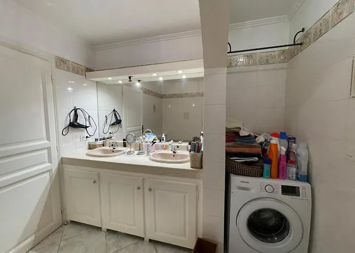 Apartment T4 Tres Bien Situe Et Climatise L'Ile-Rousse (Corsica)