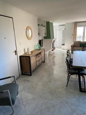 Apartment T4 Tres Bien Situe Et Climatise