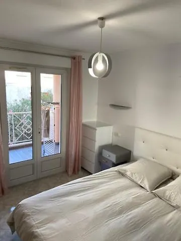 Apartment T4 Tres Bien Situe Et Climatise L'Ile-Rousse (Corsica)