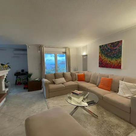 Apartment T4 Tres Bien Situe Et Climatise L'Ile-Rousse (Corsica)