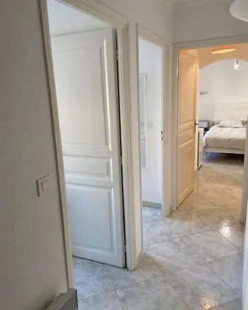Apartment T4 Tres Bien Situe Et Climatise *