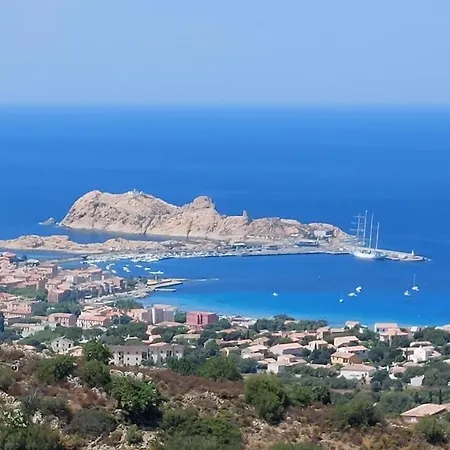 Apartment T4 Tres Bien Situe Et Climatise L'Ile-Rousse (Corsica)