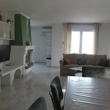 T4 Tres Bien Situe Et Climatise Apartament