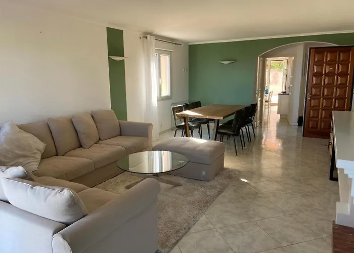 T4 Tres Bien Situe Et Climatise