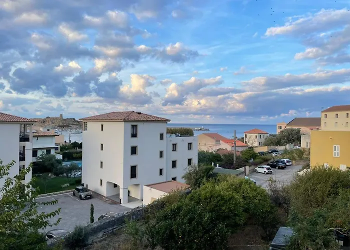 T4 Très Bien Situé Et Climatisé LʼÎle-Rousse