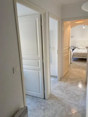 Appartement T4 Très Bien Situé Et Climatisé *